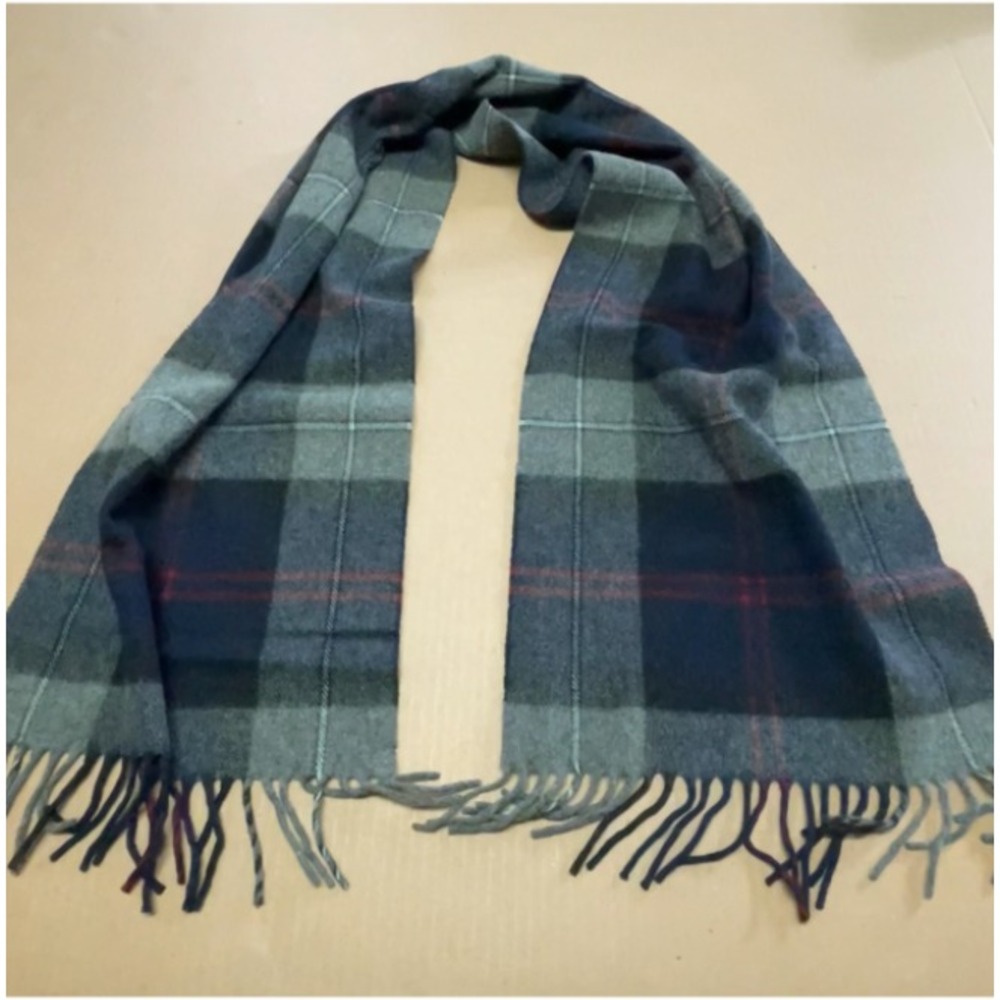 Vintage Gap Gray/Navy Plaid Wool Scarf 63"x 13" Cozy Neck Warmer Fringed Itay - Picture 2 of 8